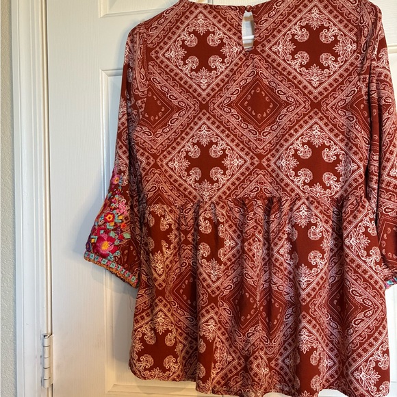 Savanna Jane Multicolor Floral and Geometric Blouse - Picture 7 of 9